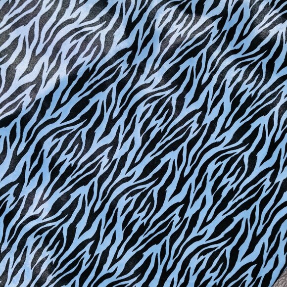 Black Mink Faux Fur throw with blue and black Snake patterned lining - Picture 4 of 7